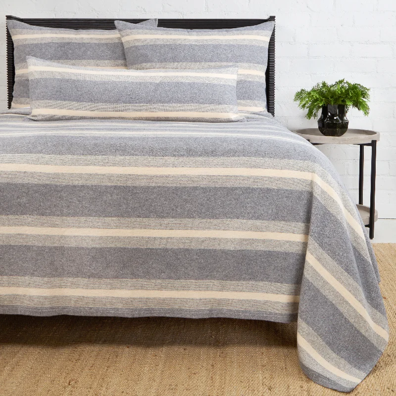 Mohair blankets with a unique sheen and softnessAlpine Blanket