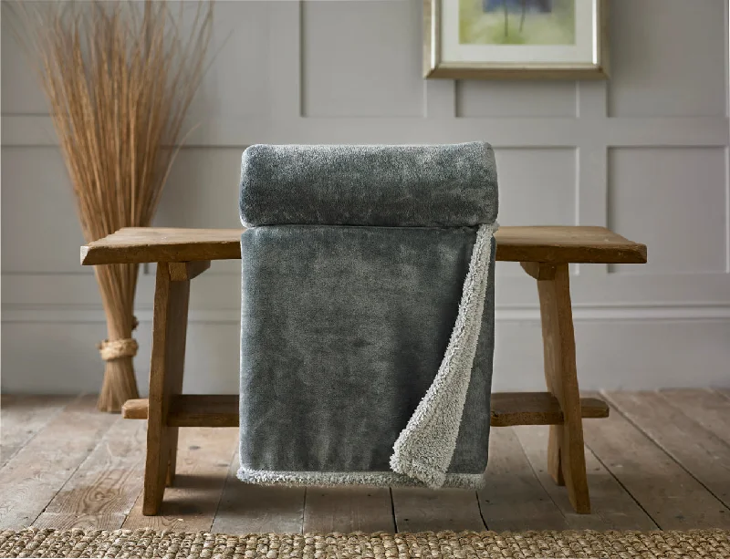 Mohair blankets with a unique sheen and softnessBlackbrook Ultrasoft Fleece Sherpa 125x150cm Throw