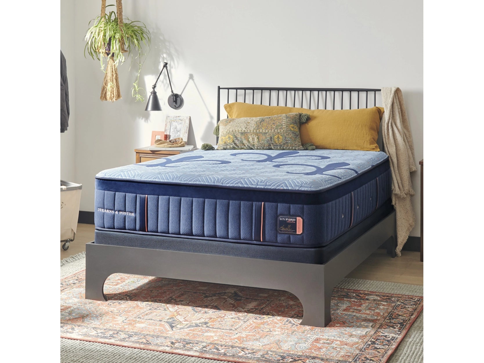 Stearns & Foster Lux Hybrid Collection Firm Queen Mattress